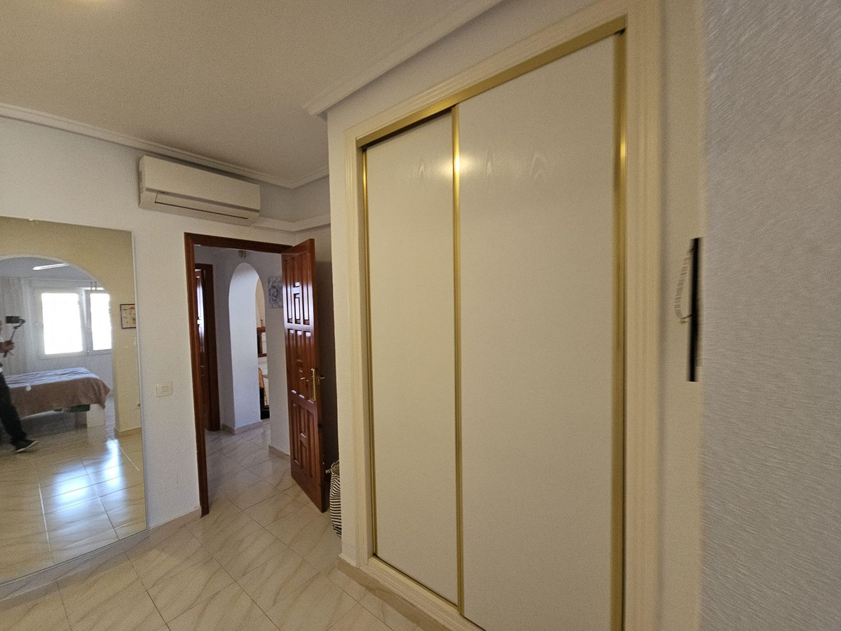 Se vende Villa - Chalet de 4 dormitorios en Costa Blanca, Alicante, España