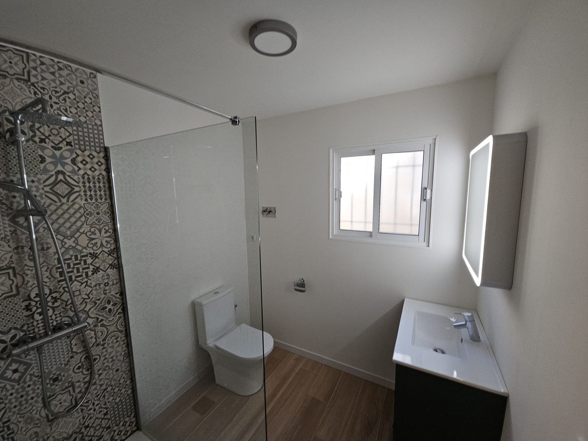 Se vende Villa - Chalet de 4 dormitorios en Costa Blanca, Alicante, España