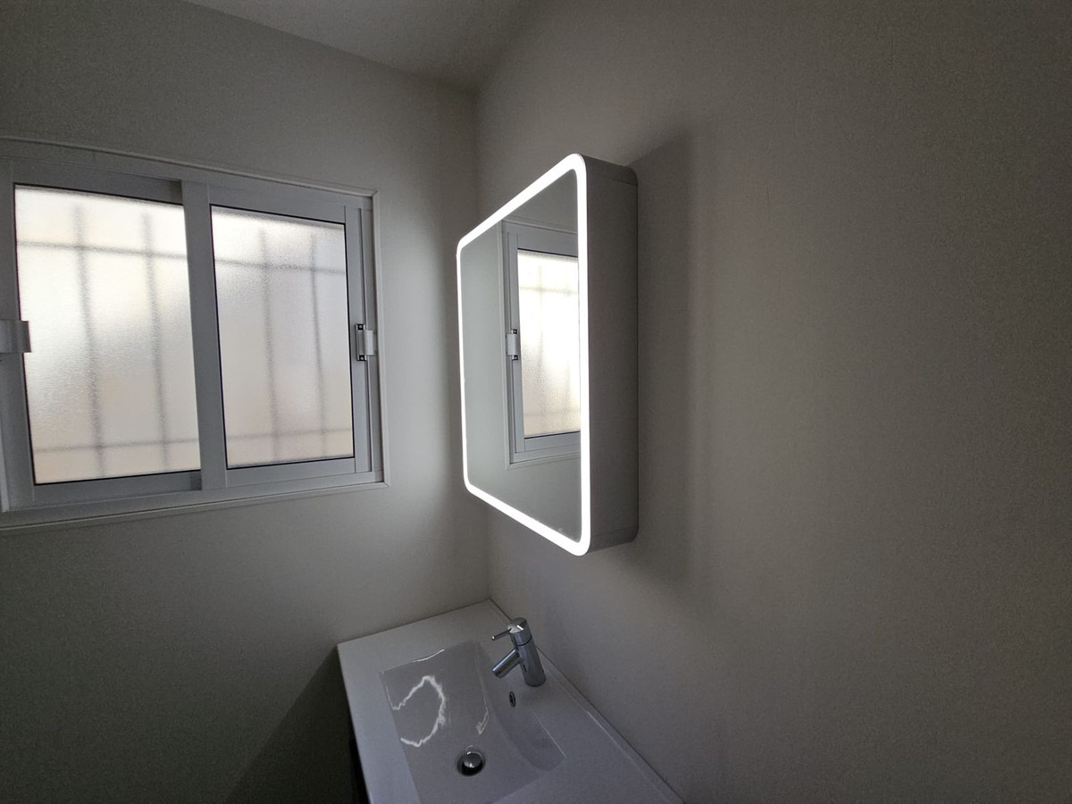 Se vende Villa - Chalet de 4 dormitorios en Costa Blanca, Alicante, España
