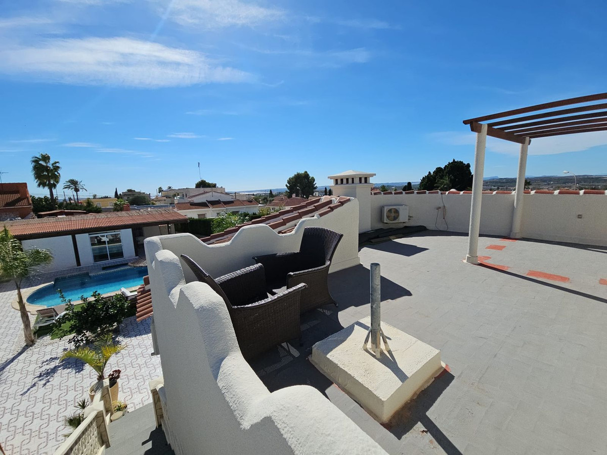 Se vende Villa - Chalet de 4 dormitorios en Costa Blanca, Alicante, España