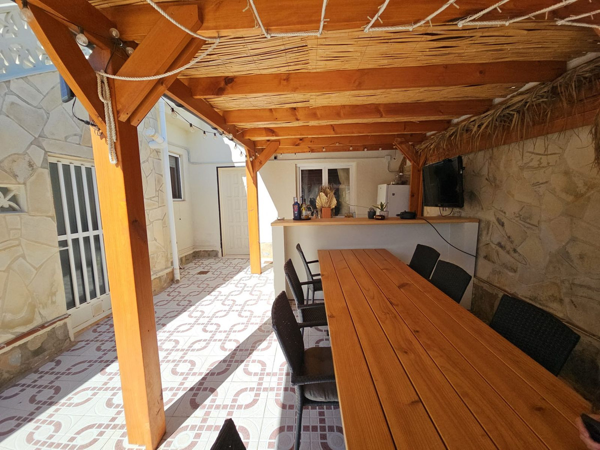 Se vende Villa - Chalet de 4 dormitorios en Costa Blanca, Alicante, España