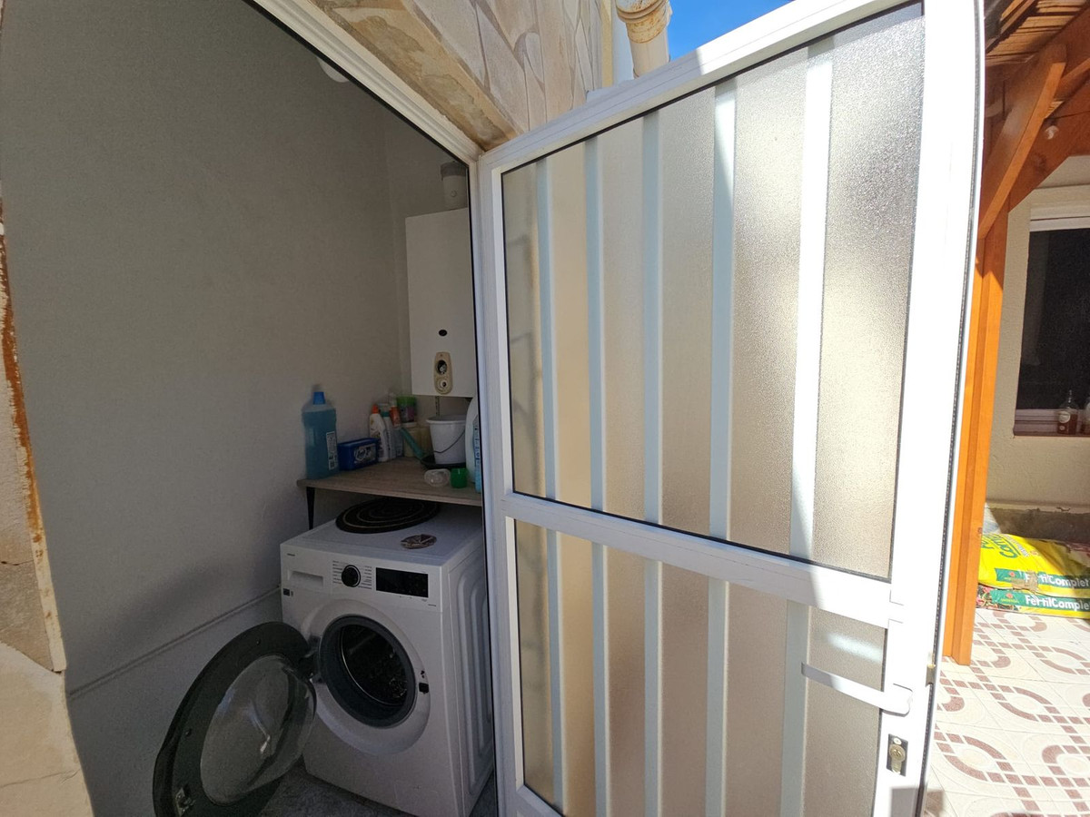 Se vende Villa - Chalet de 4 dormitorios en Costa Blanca, Alicante, España