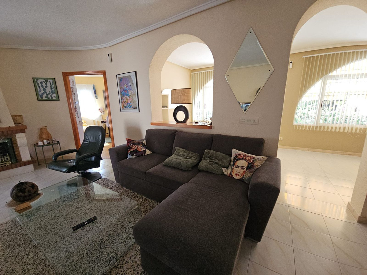 Se vende Villa - Chalet de 4 dormitorios en Costa Blanca, Alicante, España