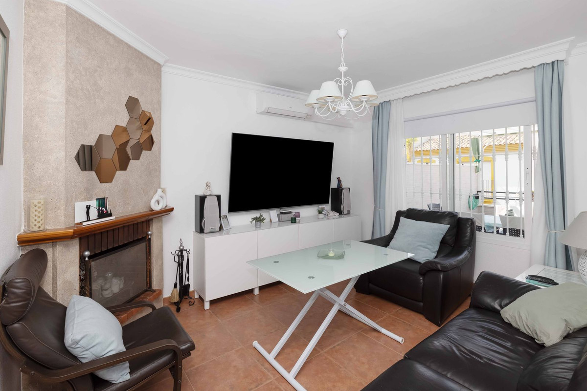 Se vende Villa - Chalet de 3 dormitorios en Costa Del Sol, Málaga, España