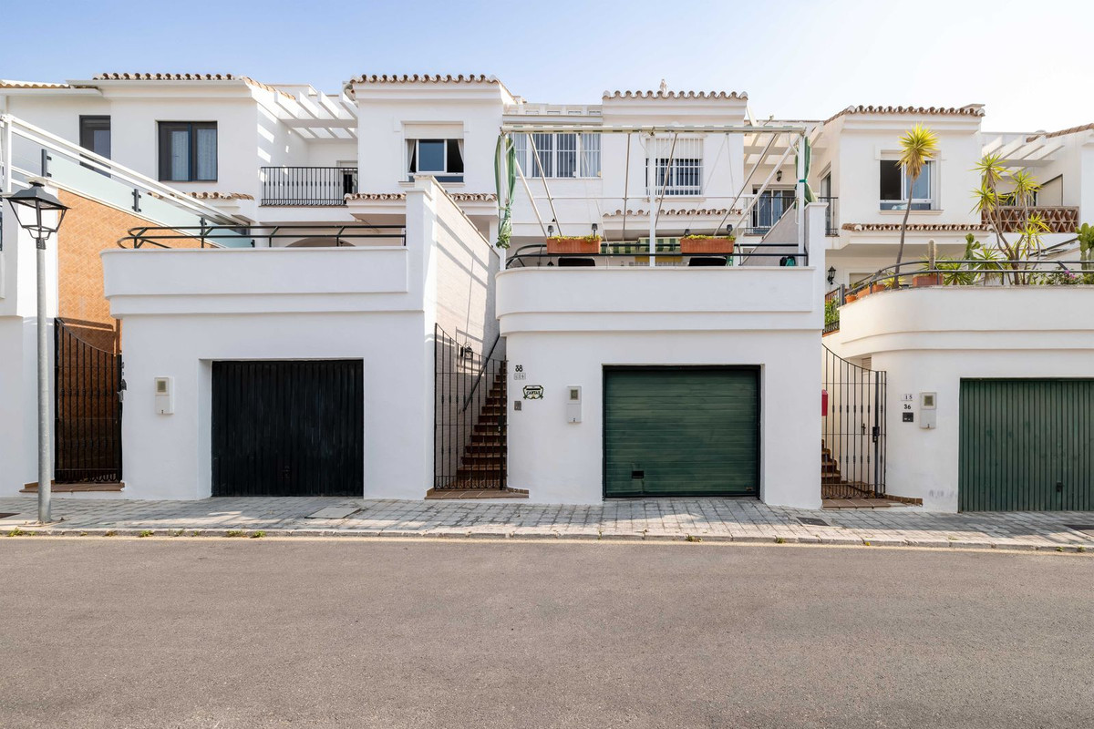 Se vende Villa - Chalet de 3 dormitorios en Costa Del Sol, Málaga, España