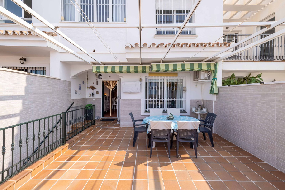Se vende Villa - Chalet de 3 dormitorios en Costa Del Sol, Málaga, España