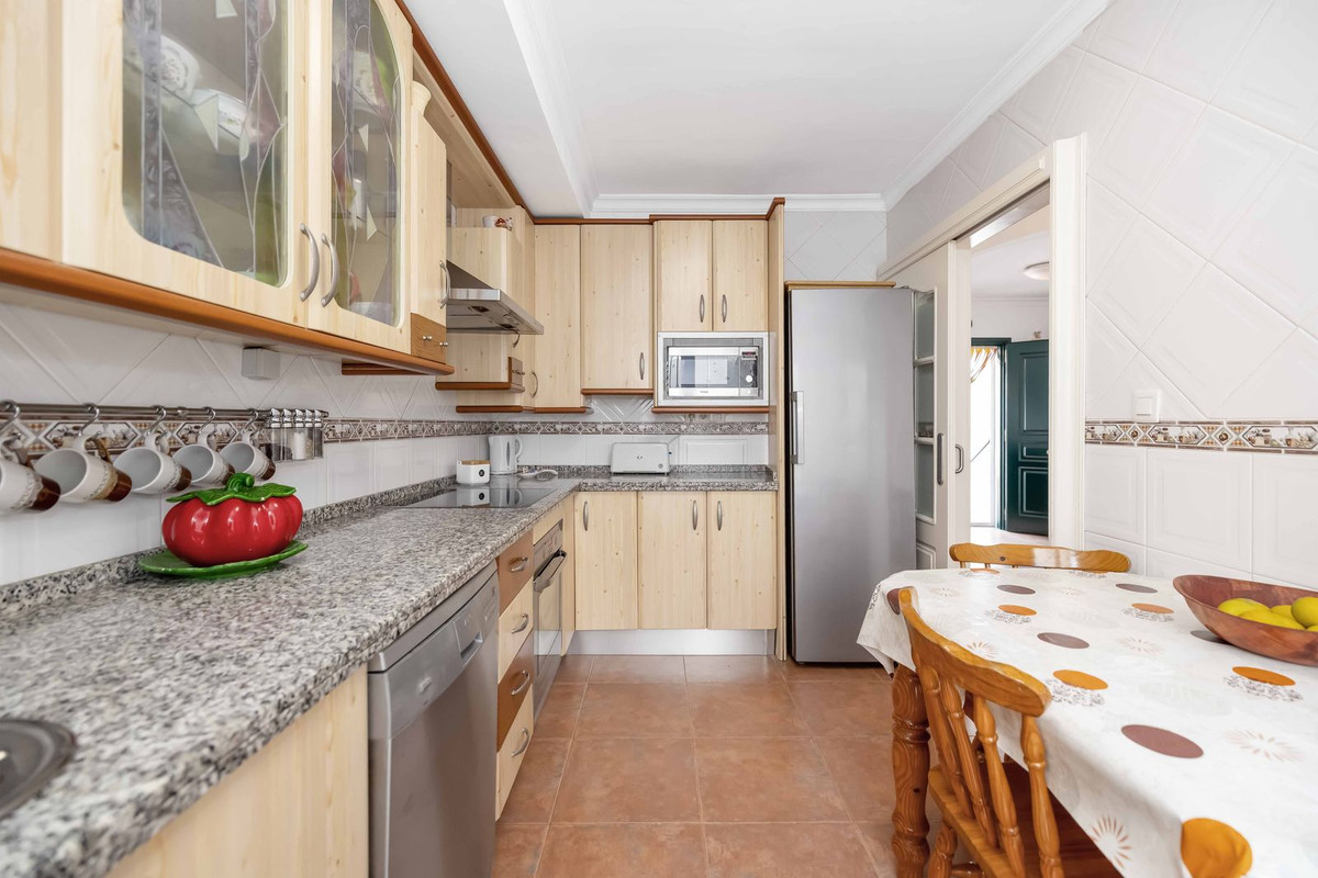 Se vende Villa - Chalet de 3 dormitorios en Costa Del Sol, Málaga, España