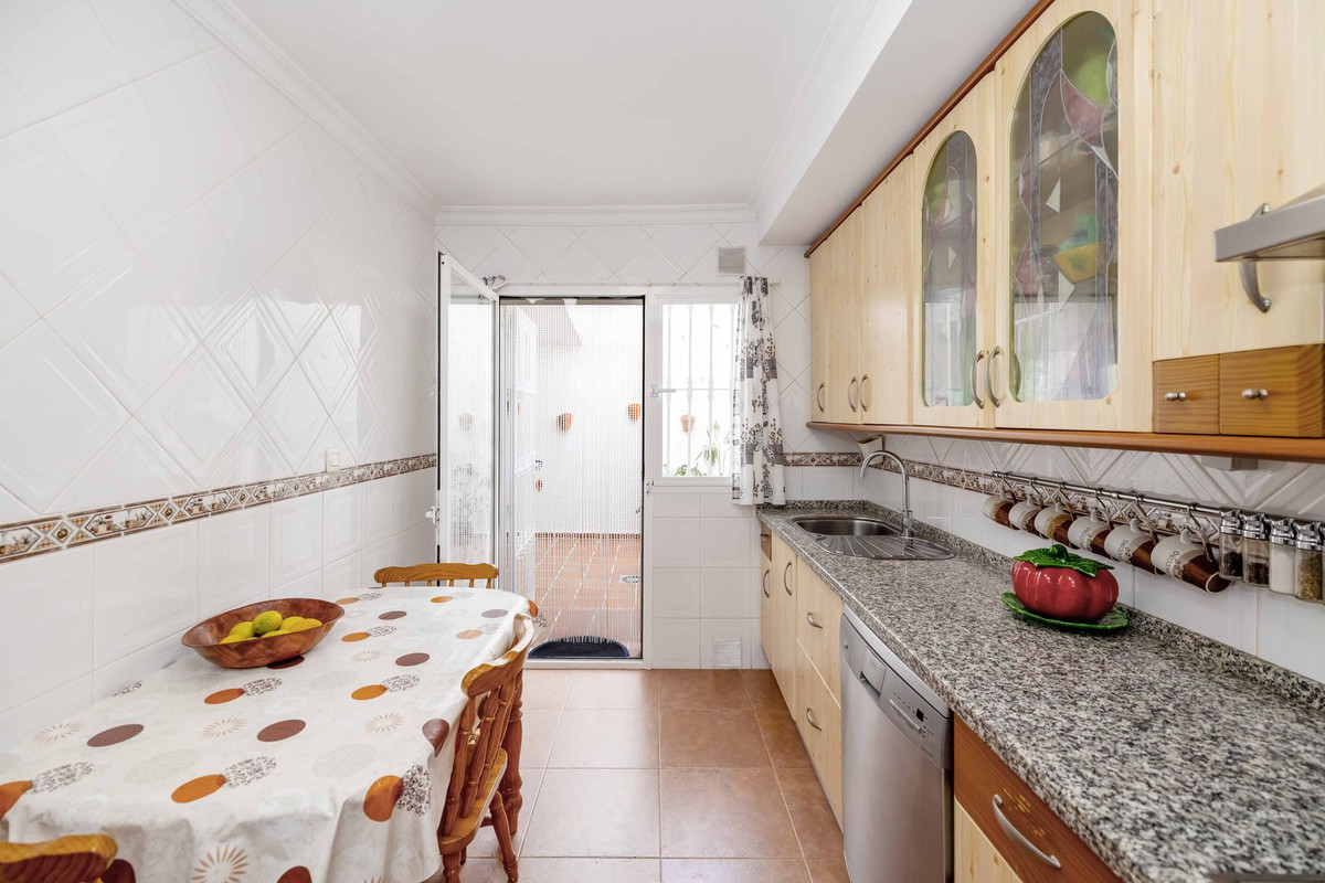 Se vende Villa - Chalet de 3 dormitorios en Costa Del Sol, Málaga, España
