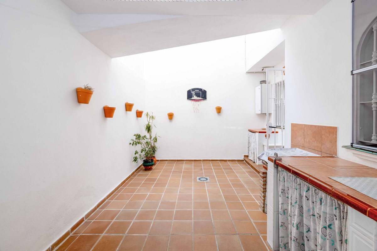 Se vende Villa - Chalet de 3 dormitorios en Costa Del Sol, Málaga, España