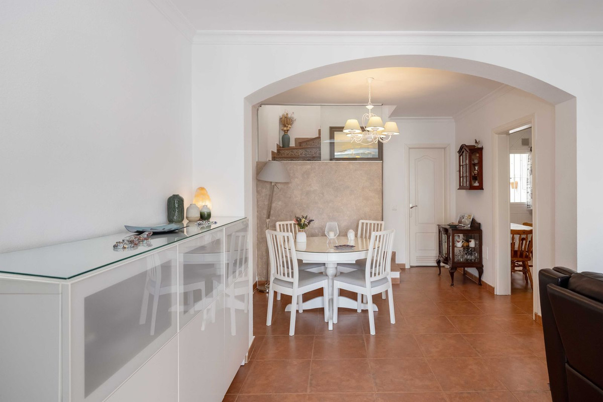 Se vende Villa - Chalet de 3 dormitorios en Costa Del Sol, Málaga, España