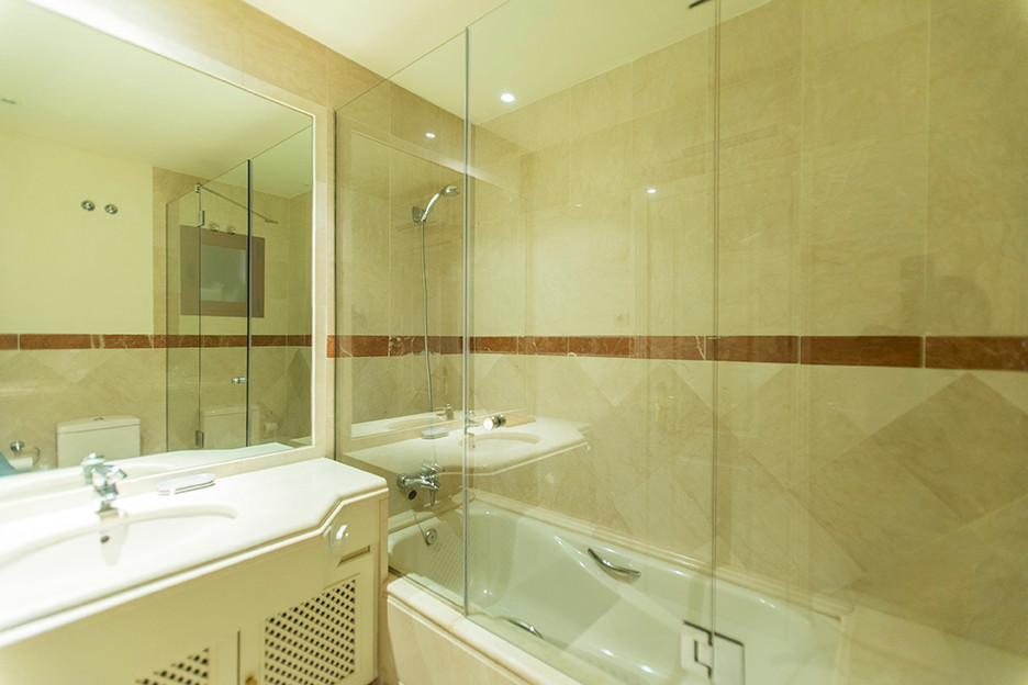 3 Bed Apartment for sale in Marbella Costa Del Sol, Málaga, Spain