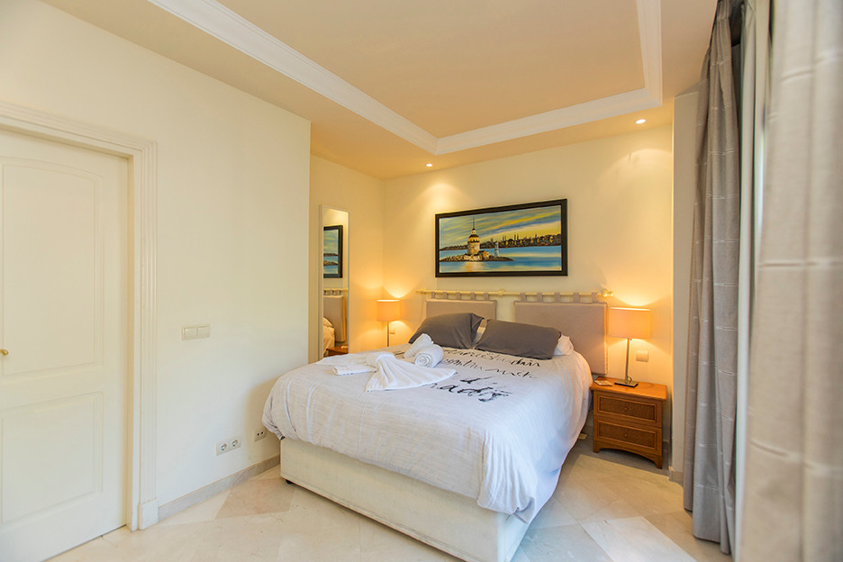 3 Bed Apartment for sale in Marbella Costa Del Sol, Málaga, Spain