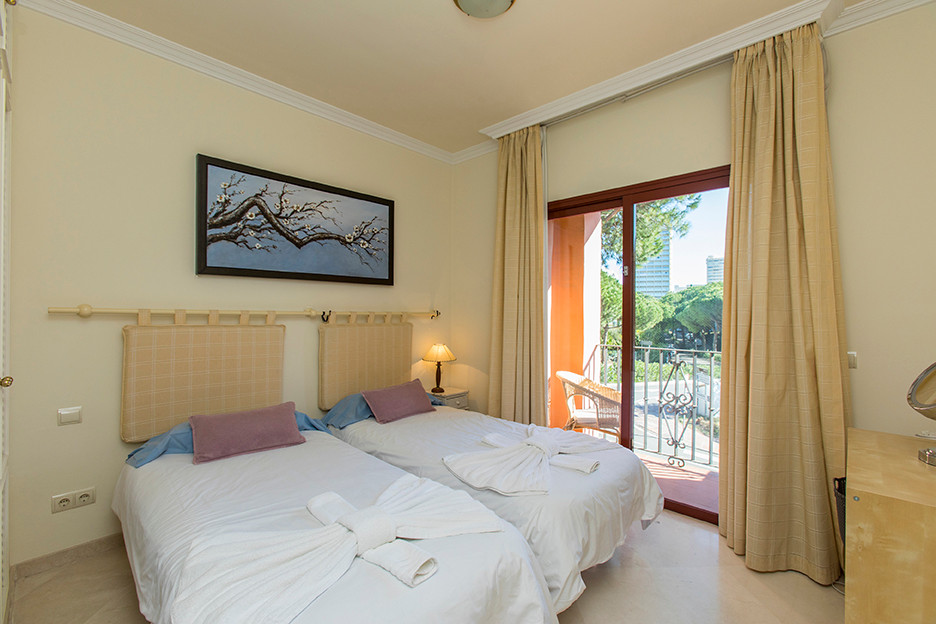 3 Bed Apartment for sale in Marbella Costa Del Sol, Málaga, Spain