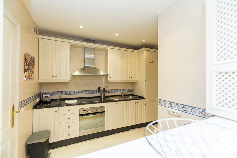 3 Bed Apartment for sale in Marbella Costa Del Sol, Málaga, Spain