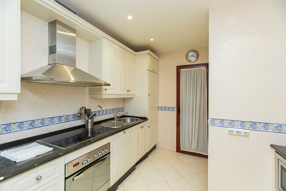 3 Bed Apartment for sale in Marbella Costa Del Sol, Málaga, Spain