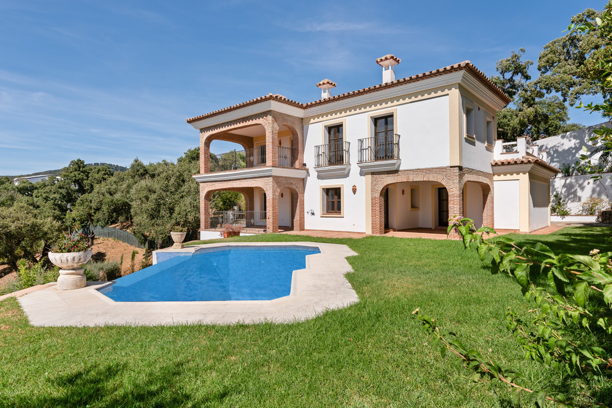 4 Bed Townhouse for sale in Casares Costa Del Sol, Málaga, Spain