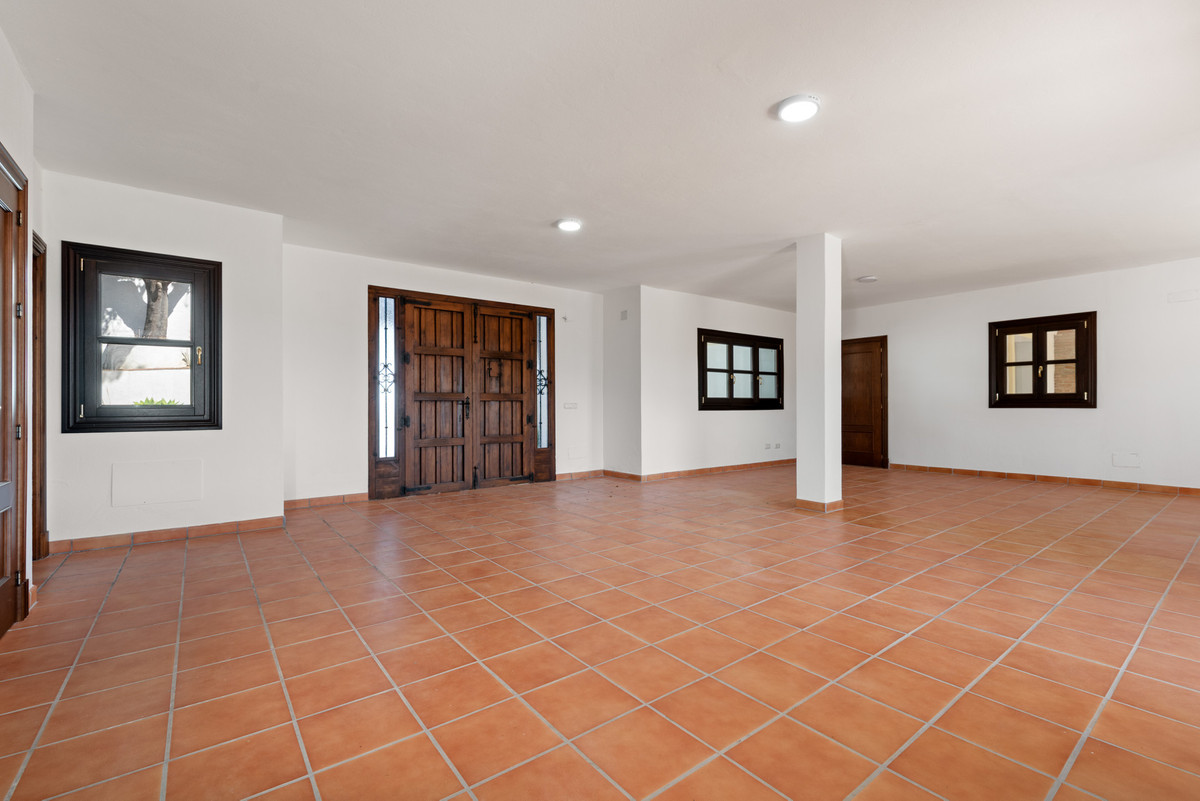 4 Bed Townhouse for sale in Casares Costa Del Sol, Málaga, Spain