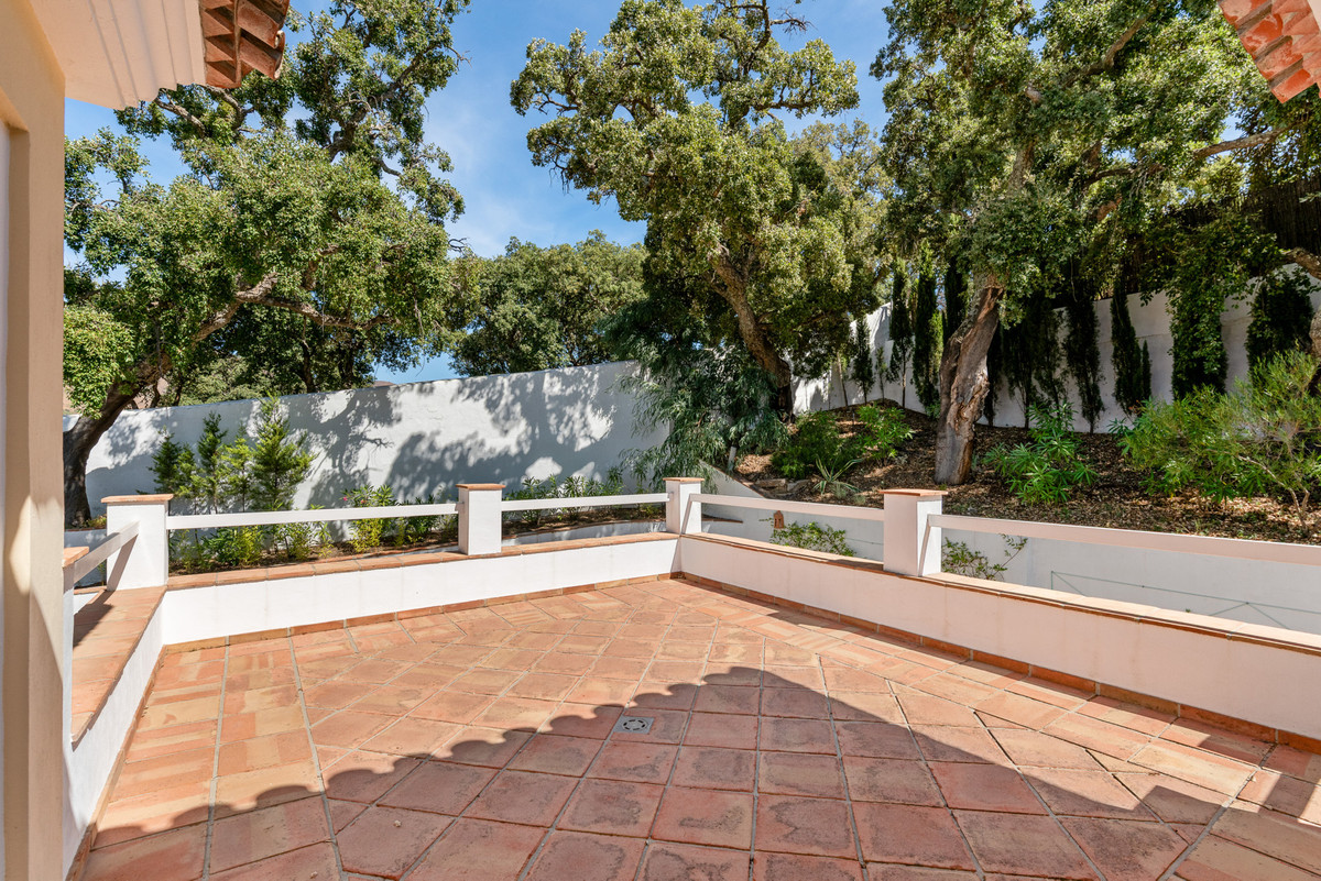 4 Bed Townhouse for sale in Casares Costa Del Sol, Málaga, Spain