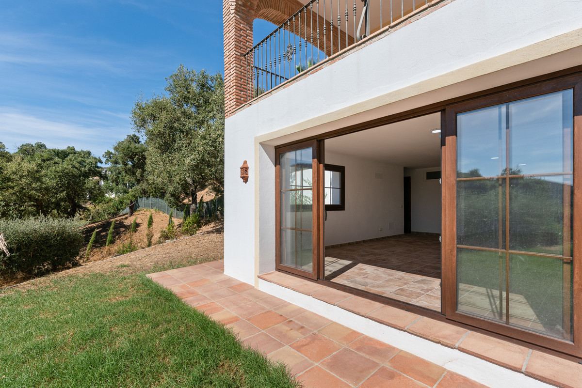 4 Bed Townhouse for sale in Casares Costa Del Sol, Málaga, Spain