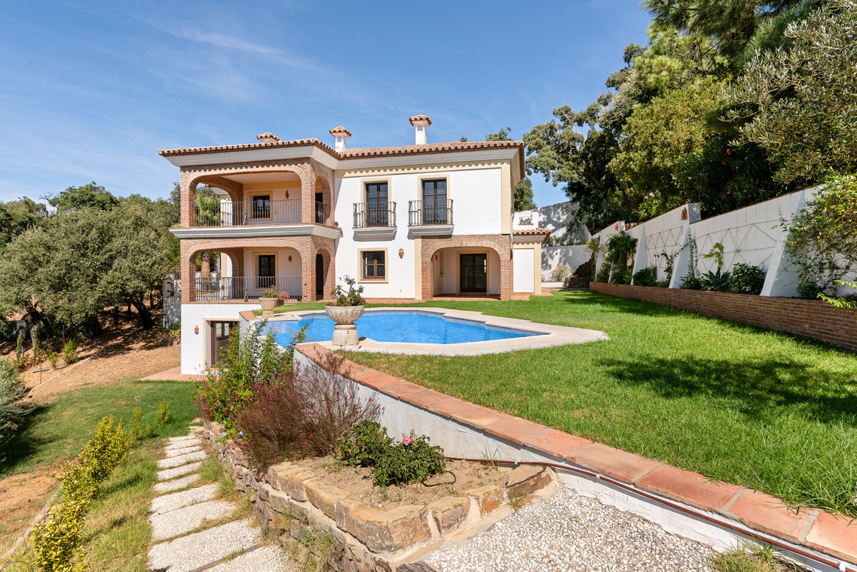 4 Bed Townhouse for sale in Casares Costa Del Sol, Málaga, Spain
