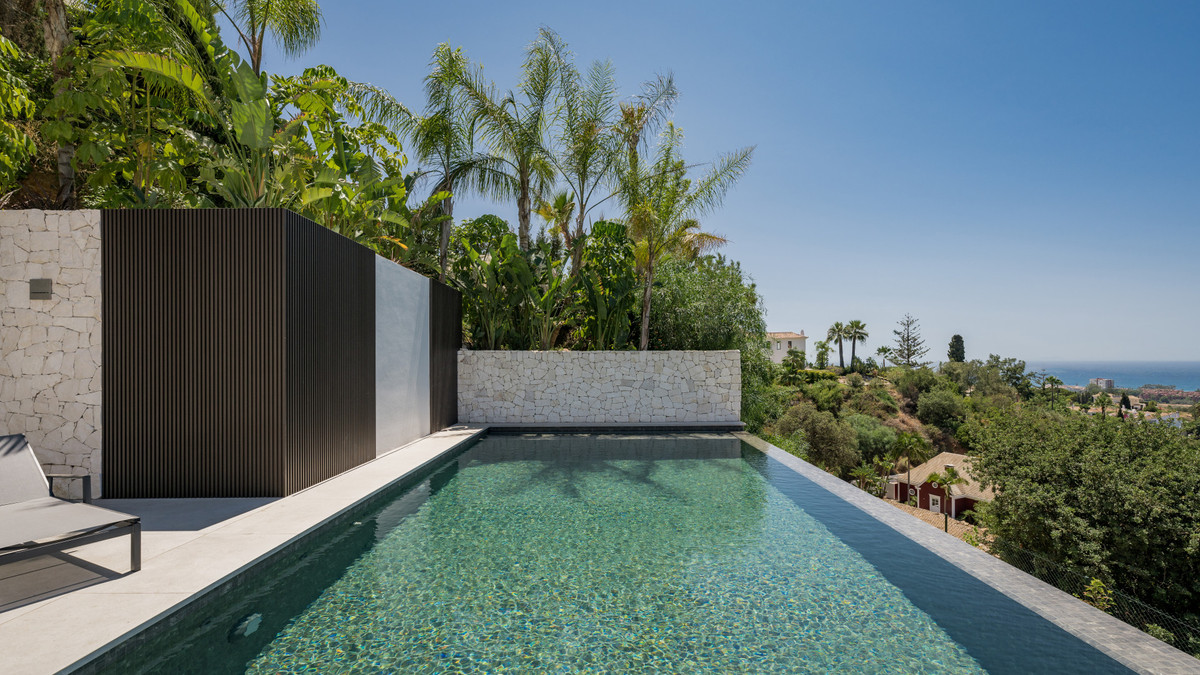 4 Bed Townhouse for sale in El Rosario Costa Del Sol, Málaga, Spain