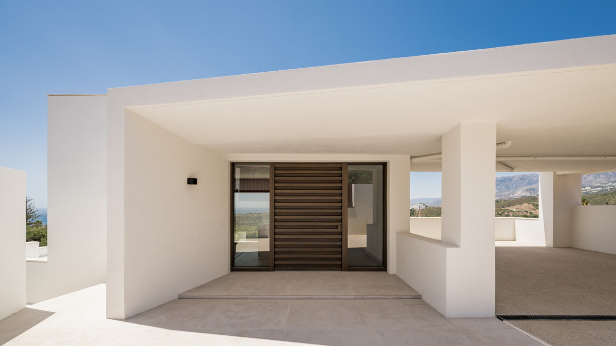 4 Bed Townhouse for sale in El Rosario Costa Del Sol, Málaga, Spain