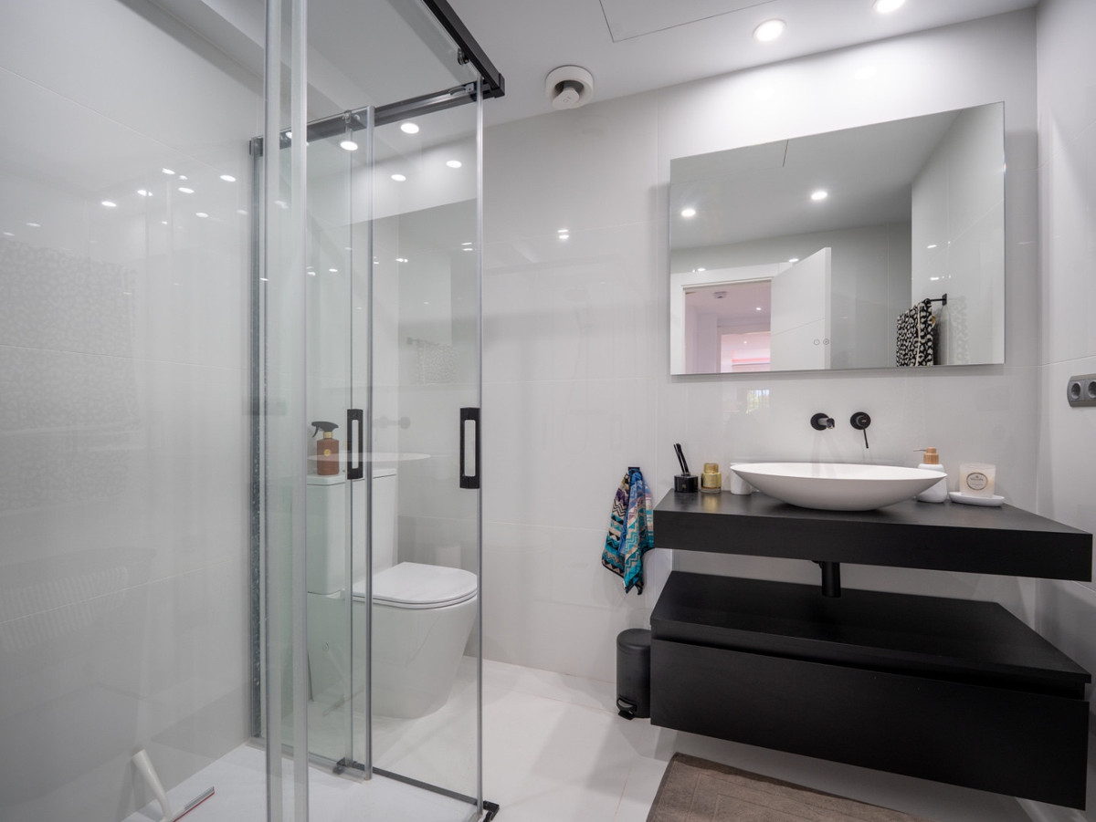 Se vende Apartamento Planta Baja de 3 dormitorios en Costa Del Sol, Málaga, España
