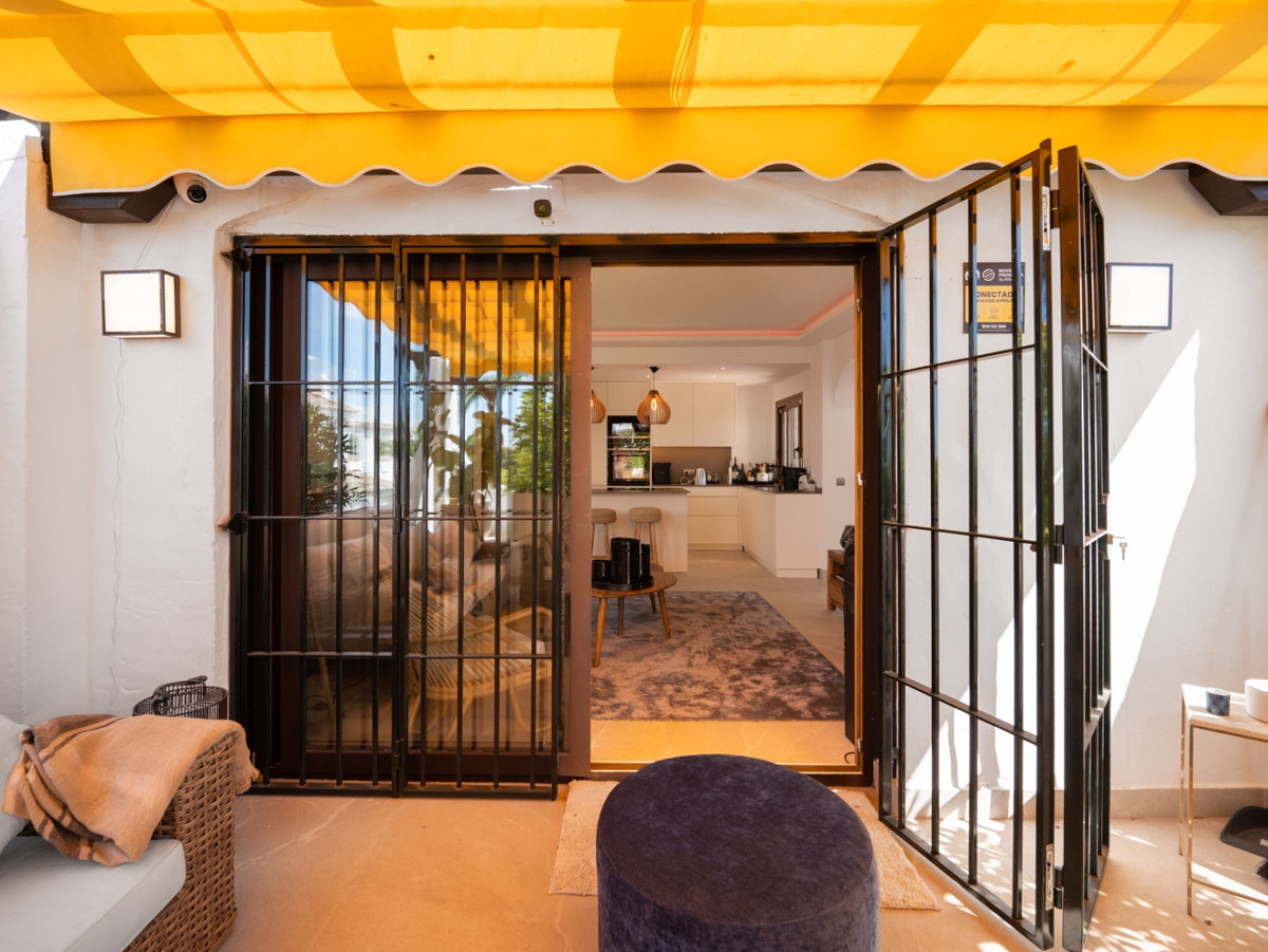 Se vende Apartamento Planta Baja de 3 dormitorios en Costa Del Sol, Málaga, España