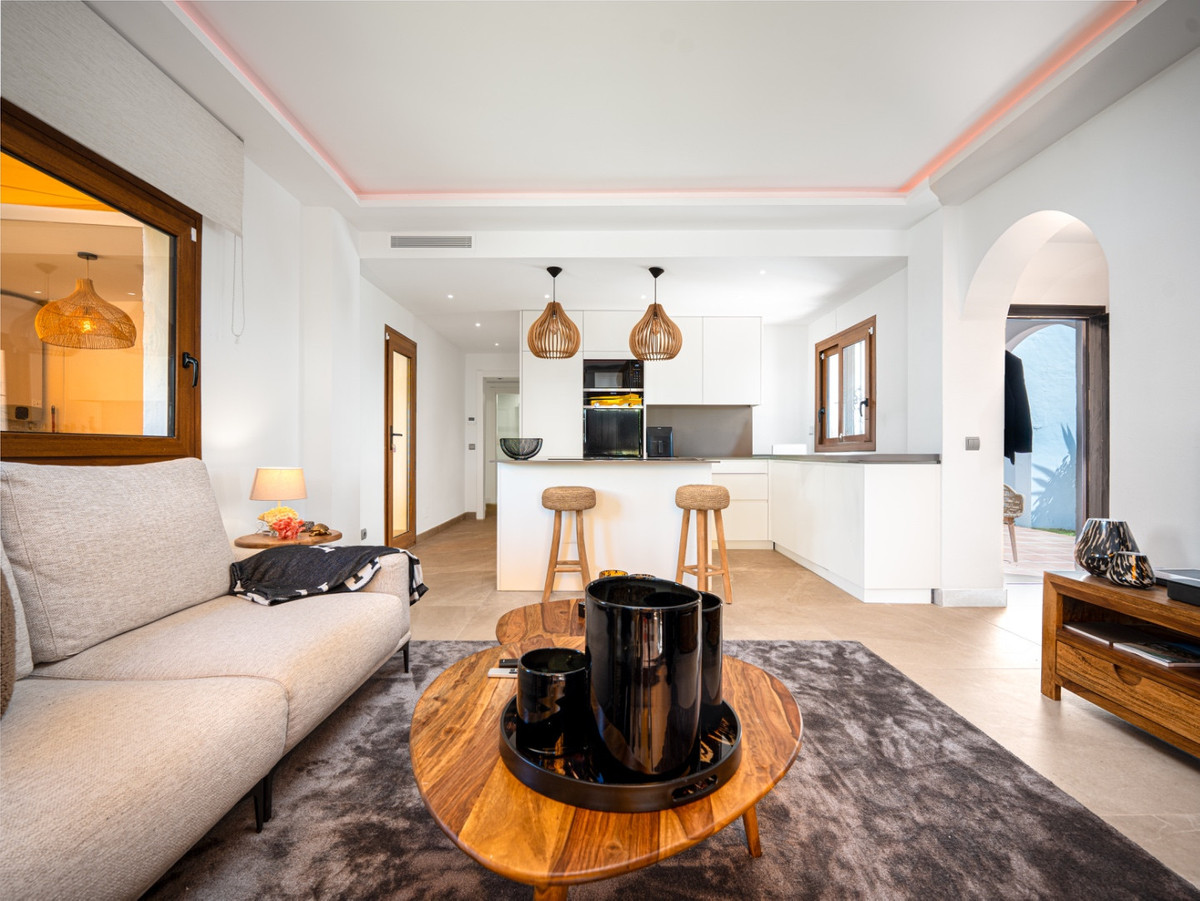 Se vende Apartamento Planta Baja de 3 dormitorios en Costa Del Sol, Málaga, España