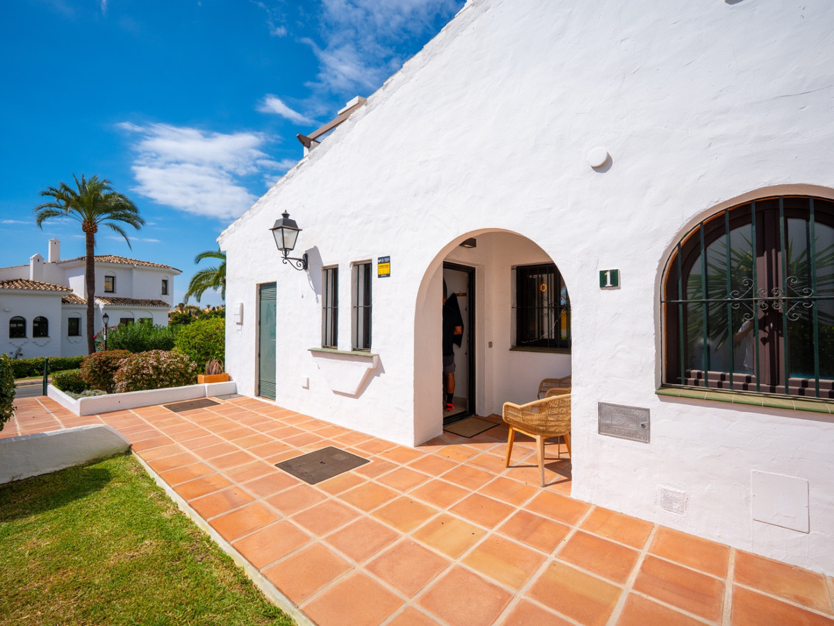 Se vende Apartamento Planta Baja de 3 dormitorios en Costa Del Sol, Málaga, España