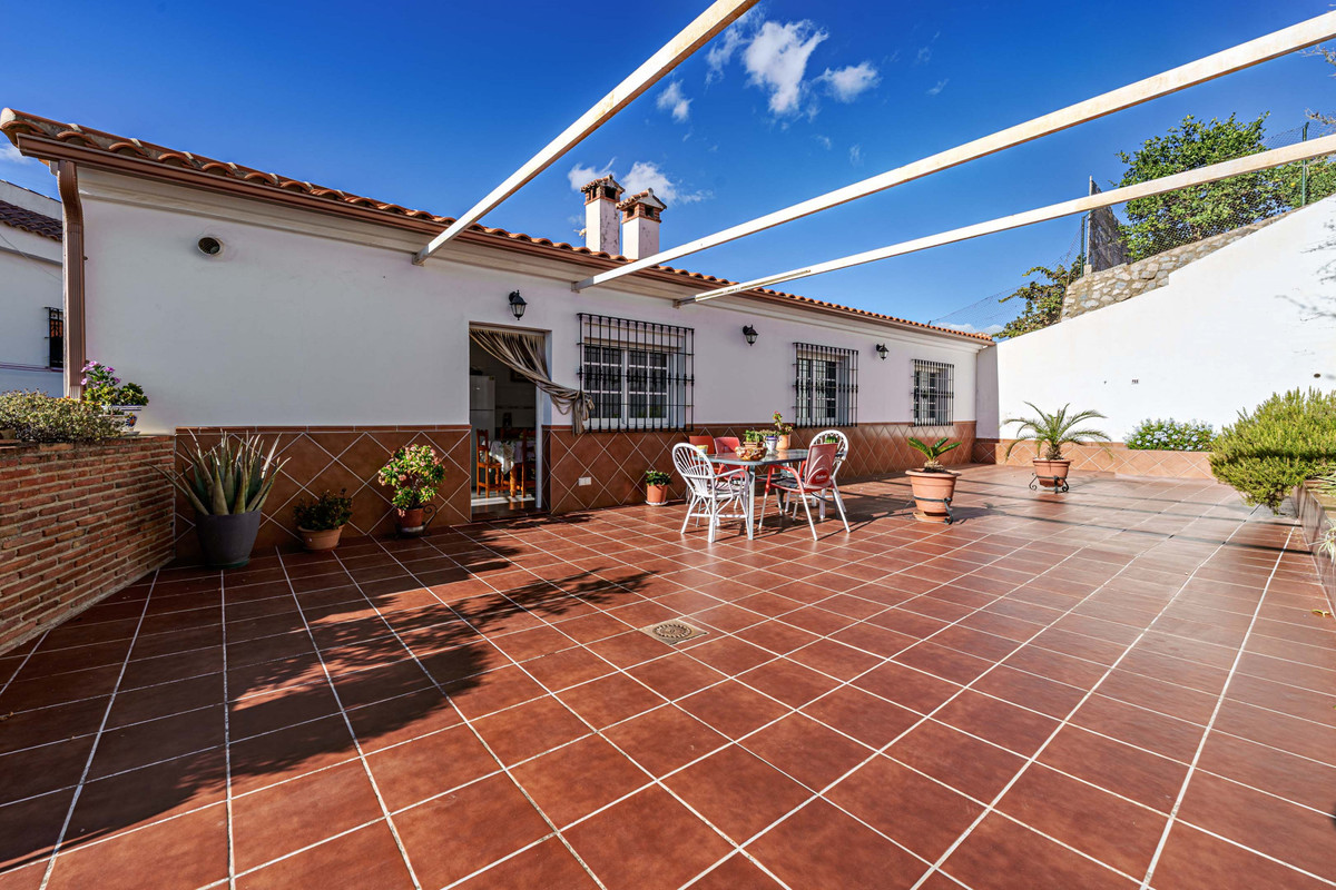 Se vende Villa - Chalet de 3 dormitorios en Málaga Ciudad, Málaga, España