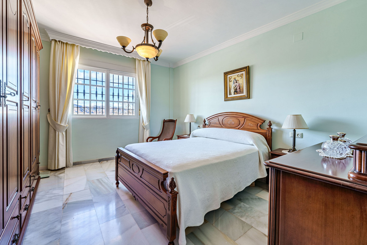 Se vende Villa - Chalet de 3 dormitorios en Málaga Ciudad, Málaga, España
