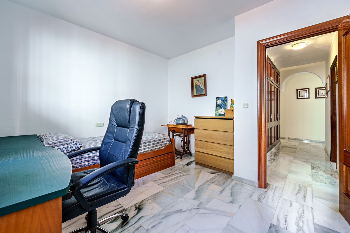 Se vende Villa - Chalet de 3 dormitorios en Málaga Ciudad, Málaga, España