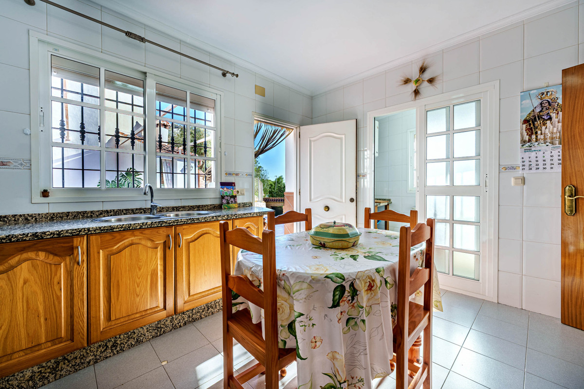 Se vende Villa - Chalet de 3 dormitorios en Málaga Ciudad, Málaga, España