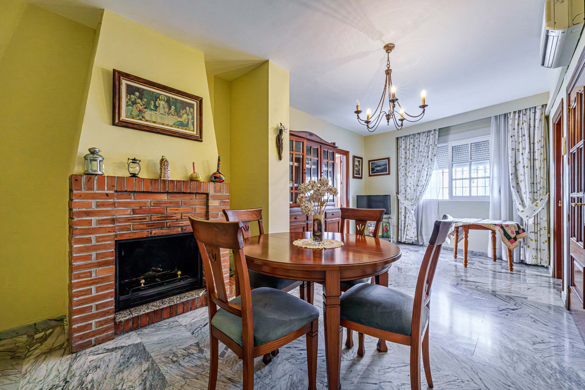 Se vende Villa - Chalet de 3 dormitorios en Málaga Ciudad, Málaga, España