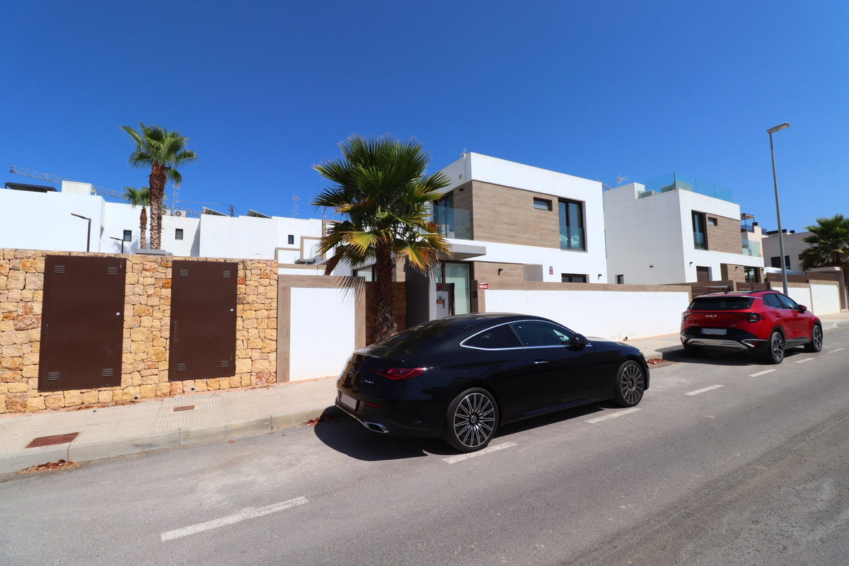 3 Bed Townhouse for sale in Benijofar Costa Blanca, Alicante, Spain