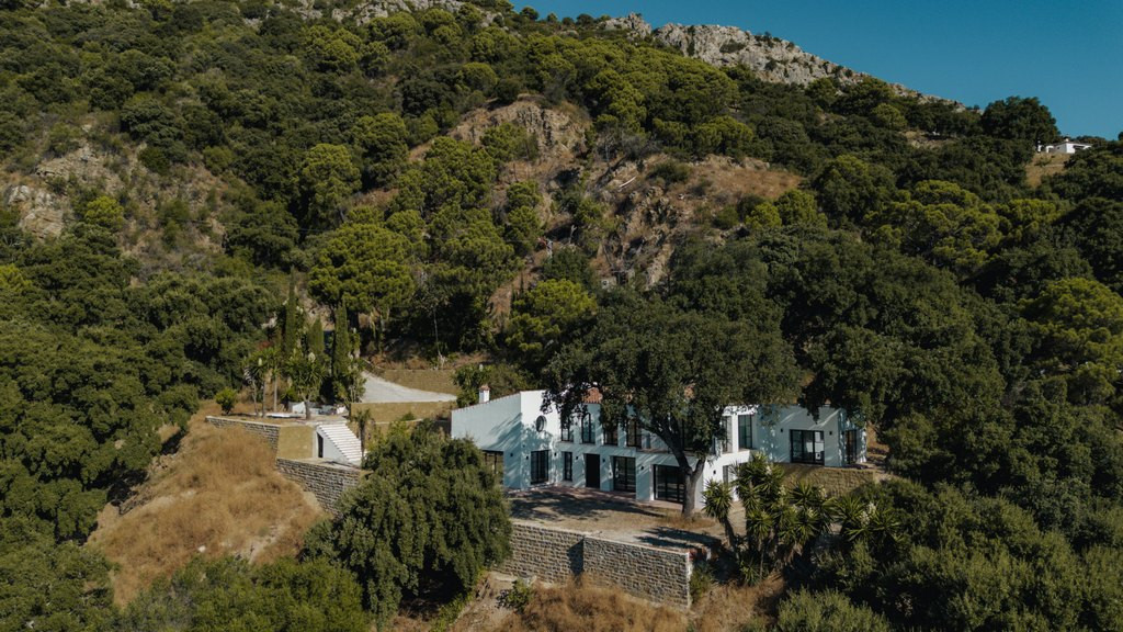 5 Bed Townhouse for sale in Casares Costa Del Sol, Málaga, Spain