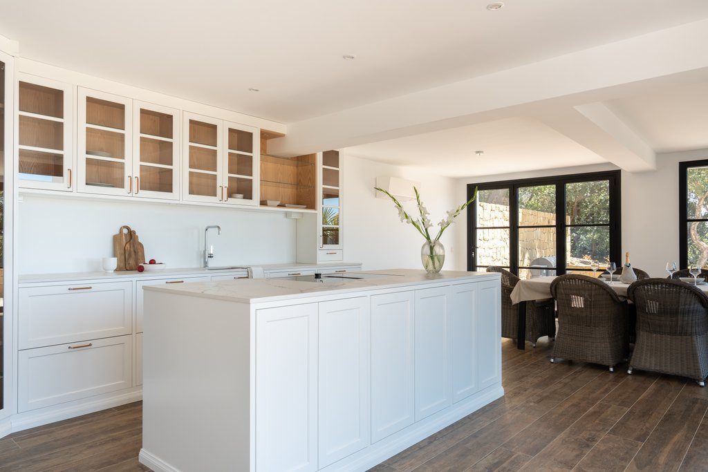 5 Bed Townhouse for sale in Casares Costa Del Sol, Málaga, Spain