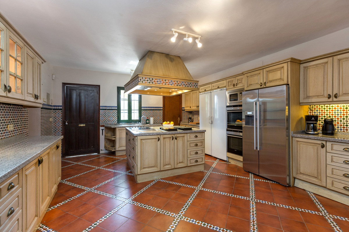Se vende Villa - Chalet de 12 dormitorios en Costa Del Sol, Málaga, España