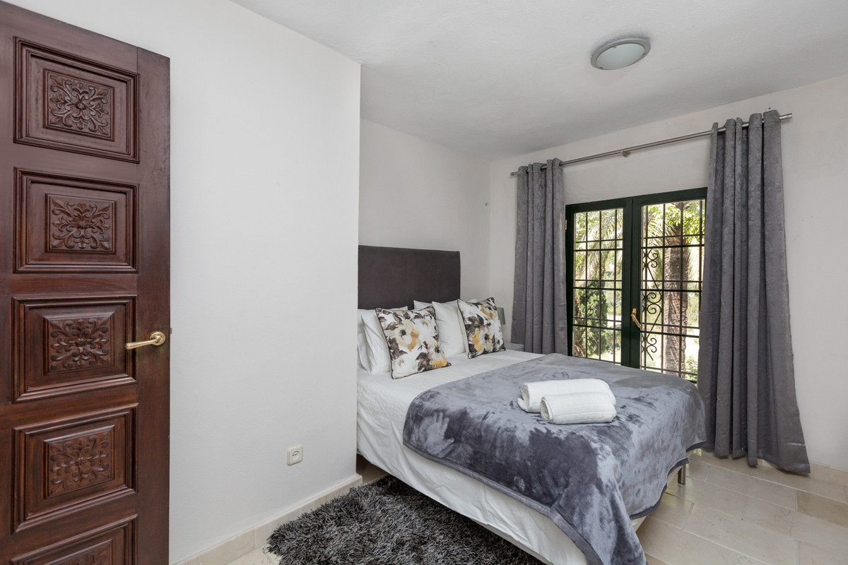 Se vende Villa - Chalet de 12 dormitorios en Costa Del Sol, Málaga, España