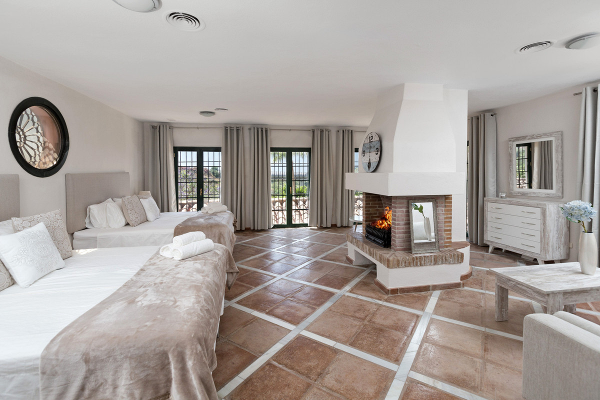 Se vende Villa - Chalet de 12 dormitorios en Costa Del Sol, Málaga, España