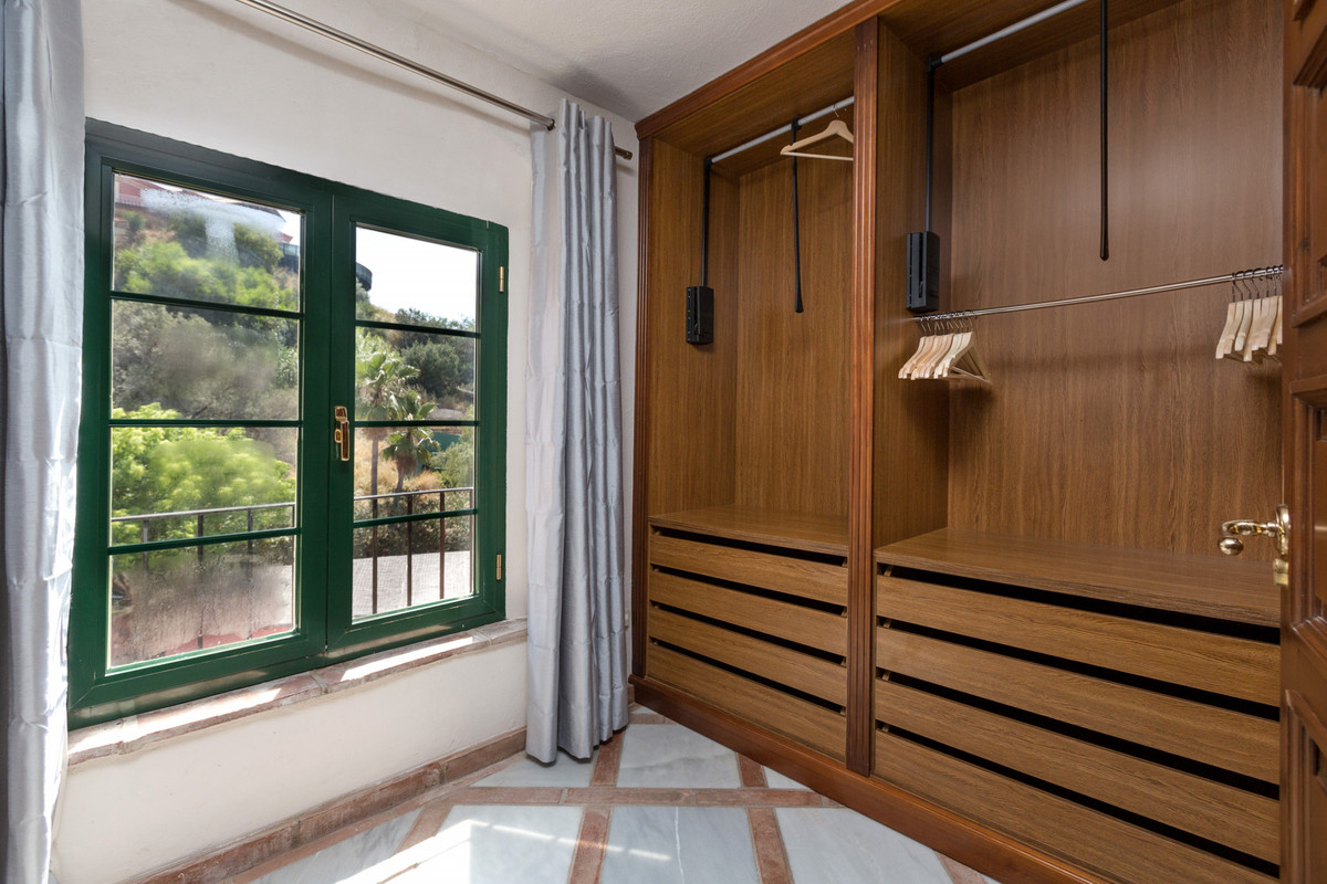 Se vende Villa - Chalet de 12 dormitorios en Costa Del Sol, Málaga, España
