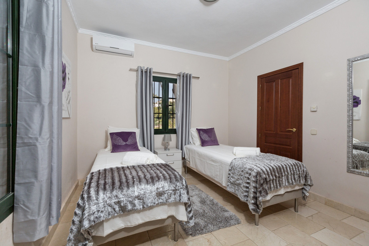 Se vende Villa - Chalet de 12 dormitorios en Costa Del Sol, Málaga, España