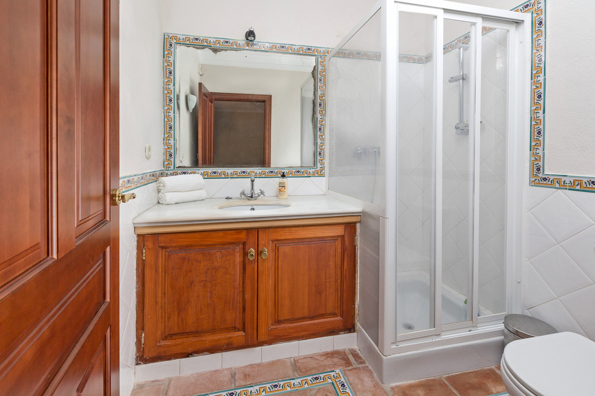 Se vende Villa - Chalet de 12 dormitorios en Costa Del Sol, Málaga, España