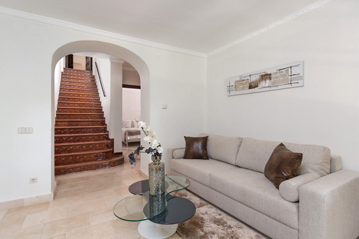 Se vende Villa - Chalet de 12 dormitorios en Costa Del Sol, Málaga, España