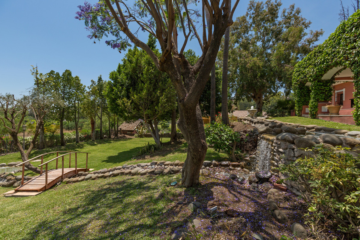 Se vende Villa - Chalet de 12 dormitorios en Costa Del Sol, Málaga, España
