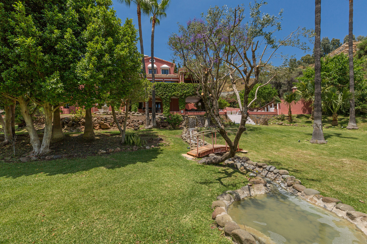 Se vende Villa - Chalet de 12 dormitorios en Costa Del Sol, Málaga, España