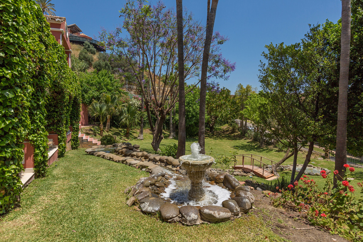 Se vende Villa - Chalet de 12 dormitorios en Costa Del Sol, Málaga, España