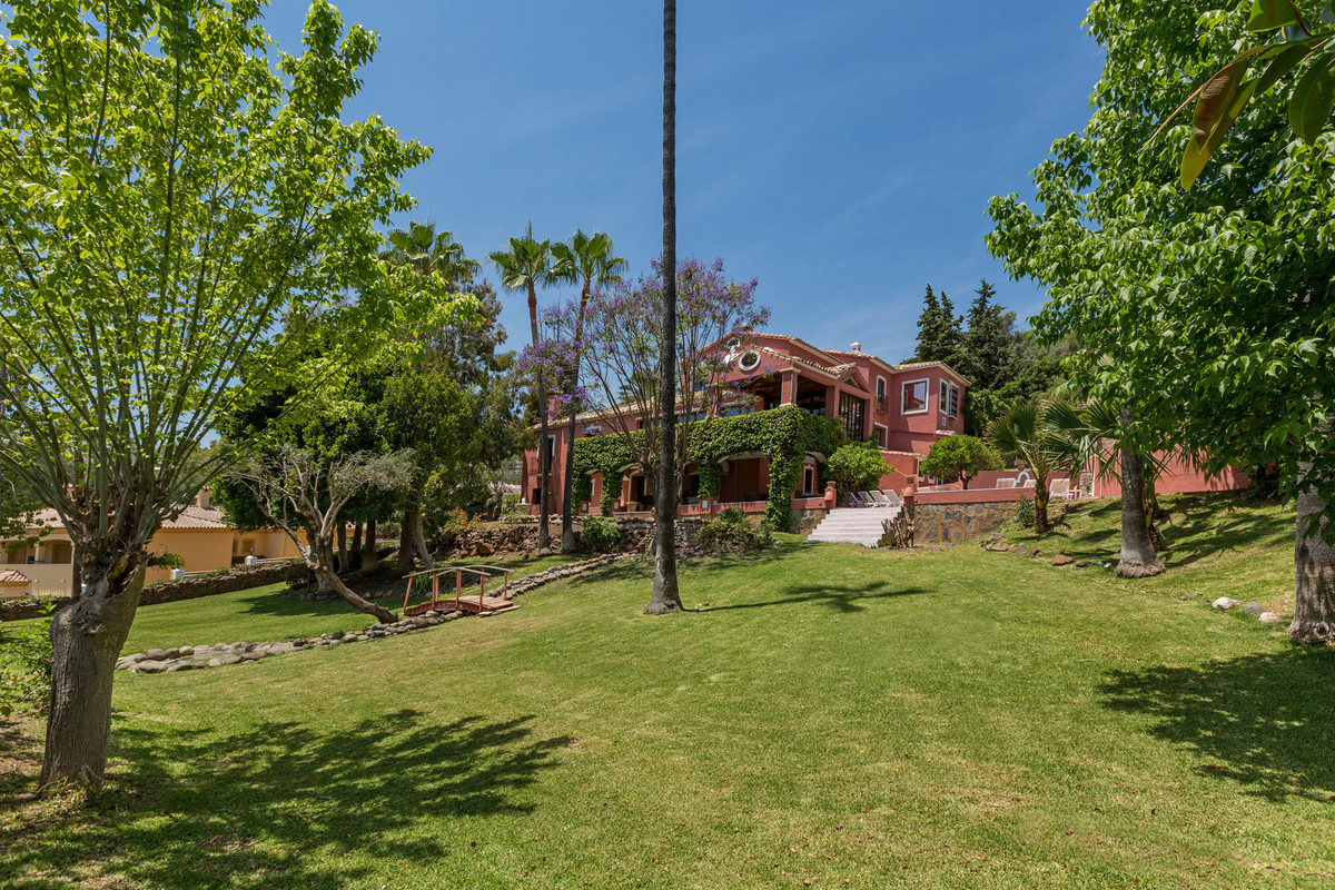 Se vende Villa - Chalet de 12 dormitorios en Costa Del Sol, Málaga, España