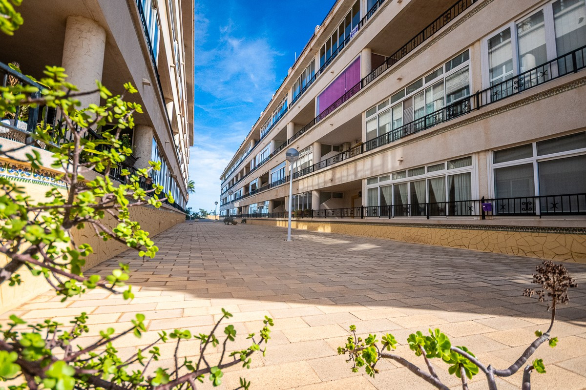 Se vende Apartamento Planta Baja de 2 dormitorios en Costa Blanca, Alicante, España